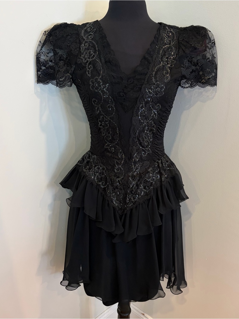 Vintage Nancy Bracoloni Black Sequin Lace Drop ruffle Dress Shoulder Pad 7/8